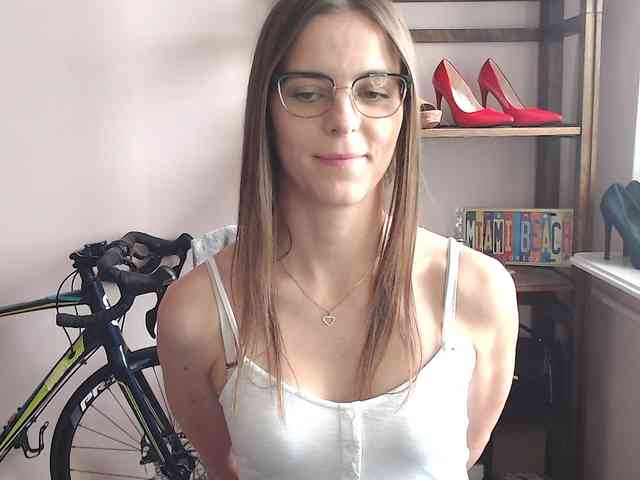 Model: MegiKiss