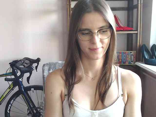 Model: MegiKiss