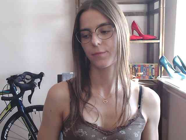 Model: MegiKiss