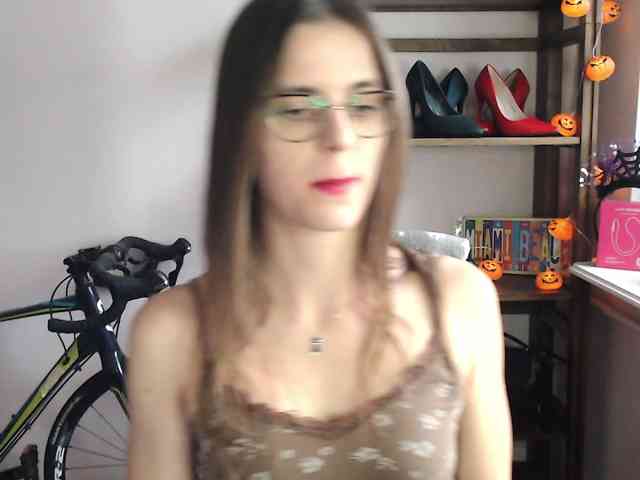 Model: MegiKiss