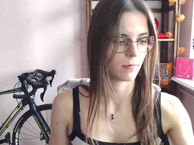 Model: MegiKiss