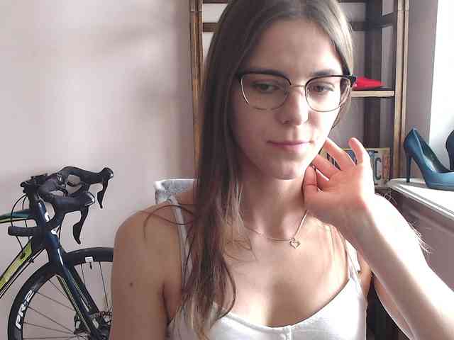 Model: MegiKiss