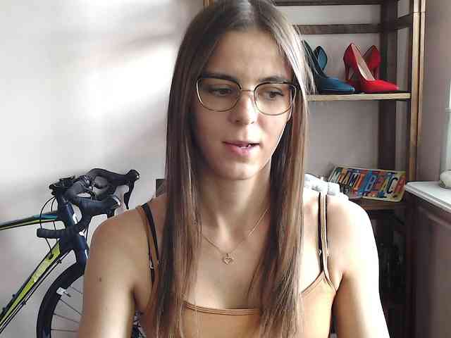 Model: MegiKiss