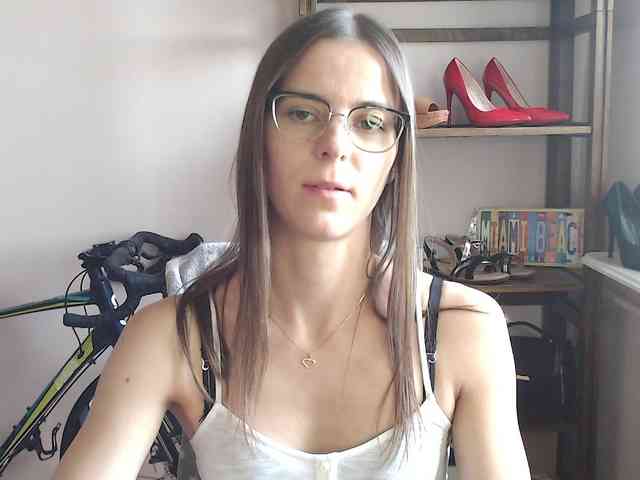 Model: MegiKiss