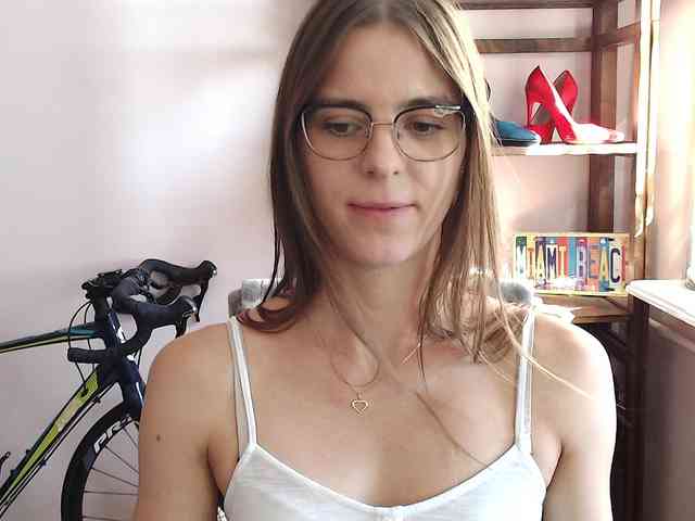 Model: MegiKiss
