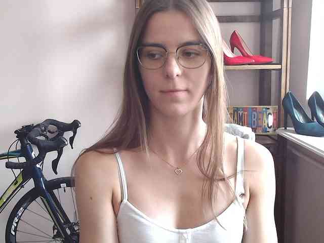 Model: MegiKiss