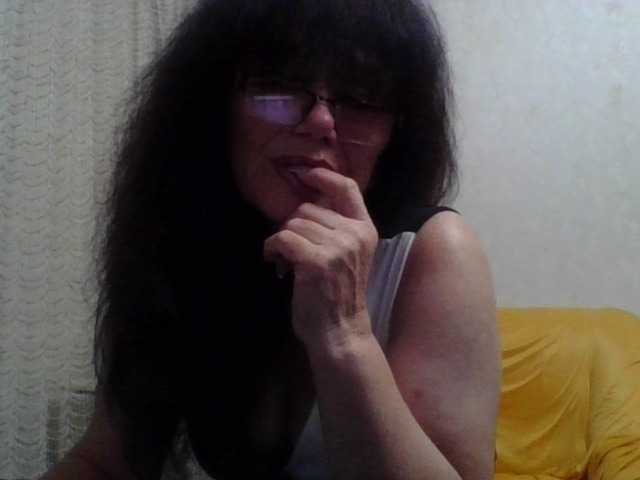 Sylvia-5 live cam preview