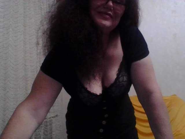 Sylvia-5 live cam preview