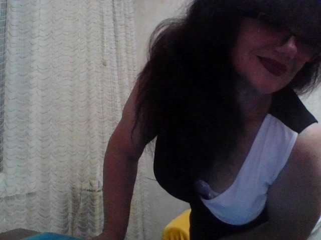 Sylvia-5 live webcam show