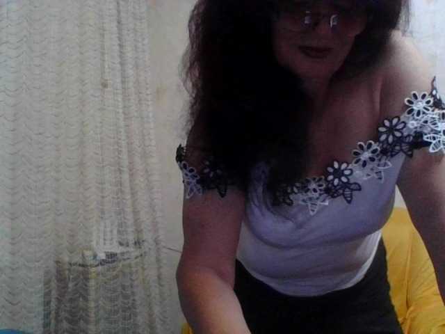 Sylvia-5 live cam on BongaCams