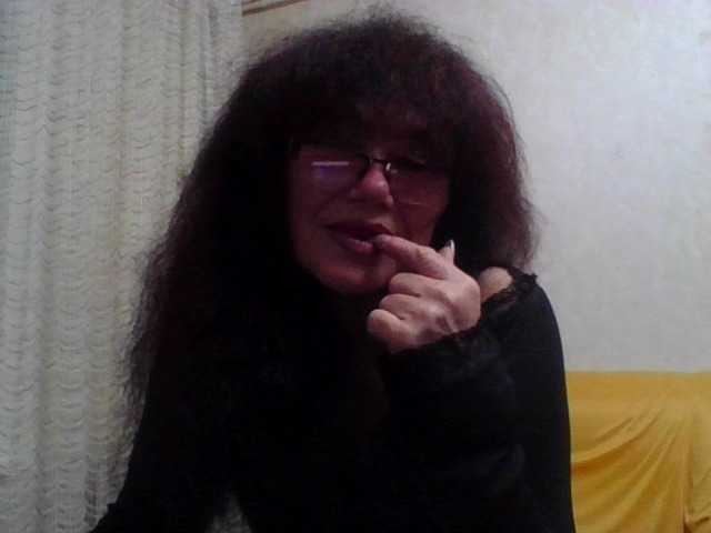 Sylvia-5 live cam preview