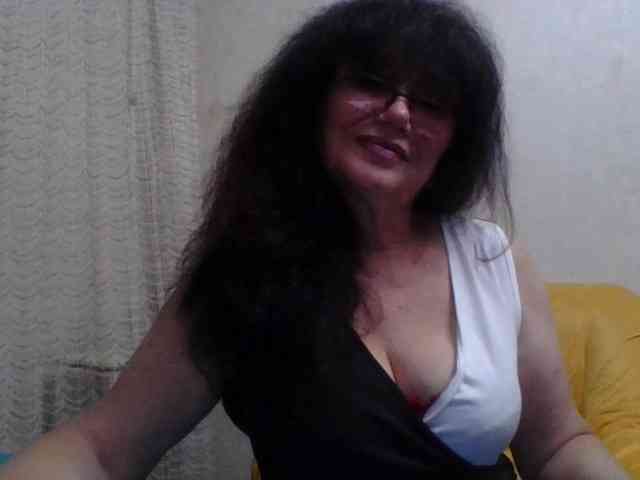 Sylvia-5 live female cam on bongacams