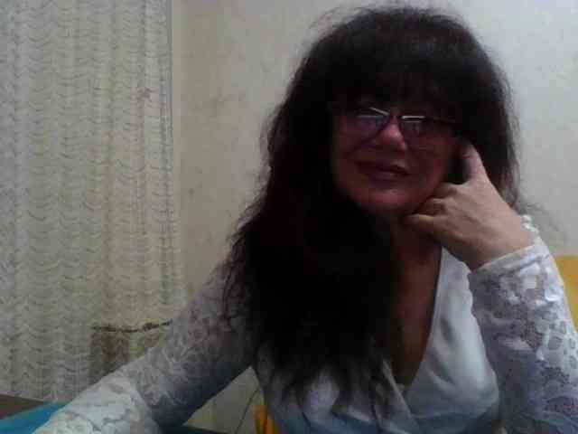 Sylvia-5 live female cam on bongacams