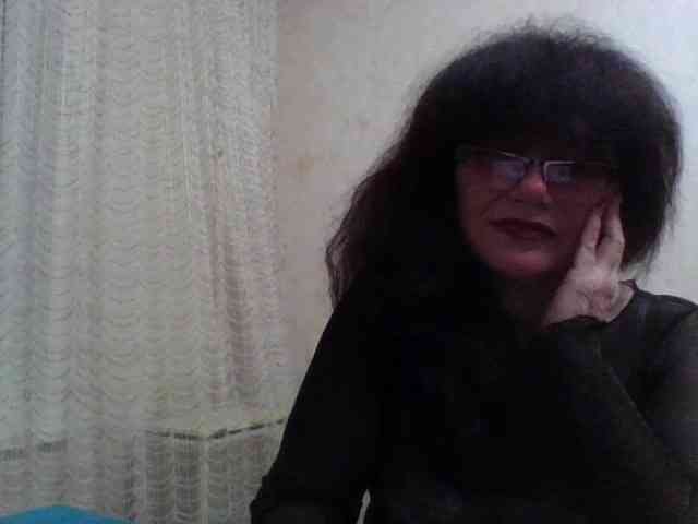 random live chat Sylvia-5