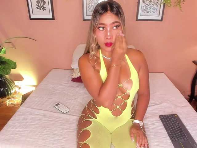 SofiaBennet live cam on BongaCams
