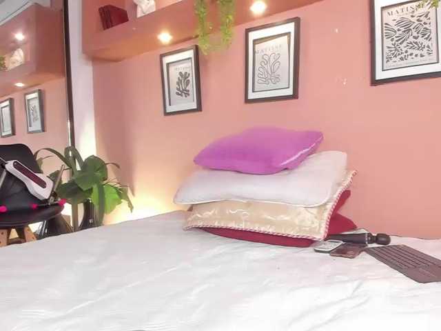 SofiaBennet live cam on BongaCams