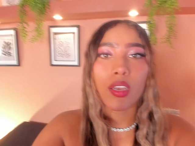 SofiaBennet live cam on BongaCams