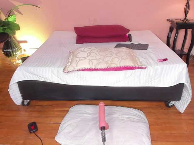 SofiaBennet live cam on BongaCams