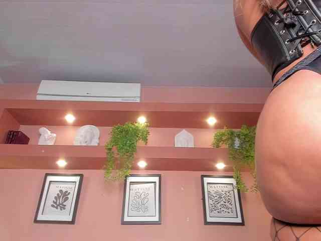 SofiaBennet webcam