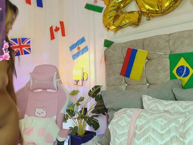 JasmineRoss live cam on BongaCams