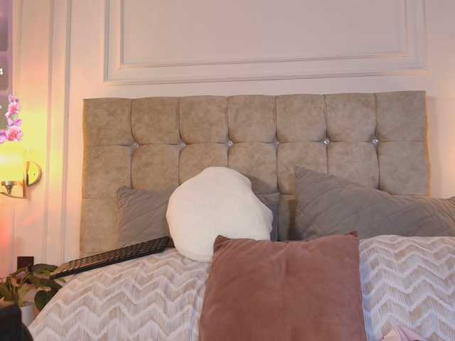 JasmineRoss live cam on BongaCams