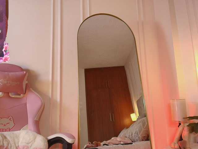 JasmineRoss live cam on BongaCams