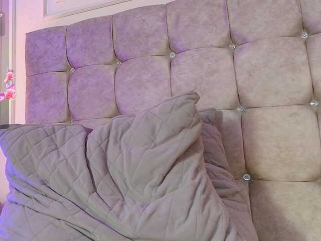 JasmineRoss live cam on BongaCams