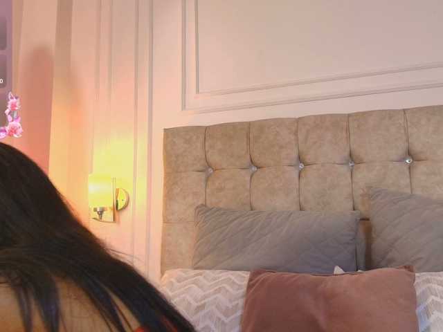 JasmineRoss live cam on BongaCams