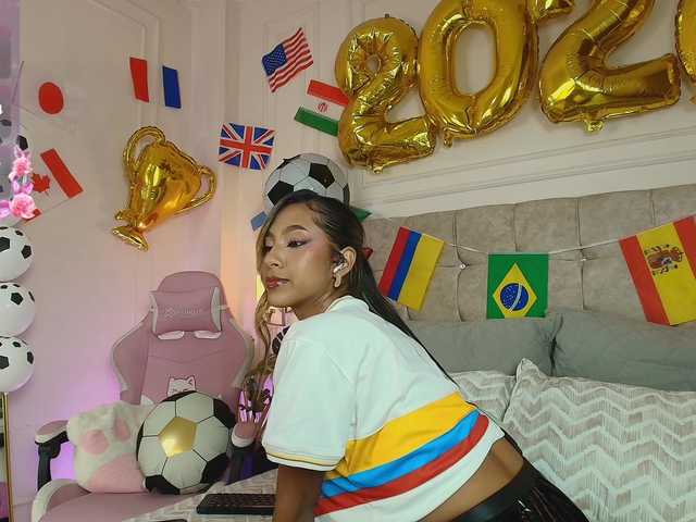 JasmineRoss live cam on BongaCams