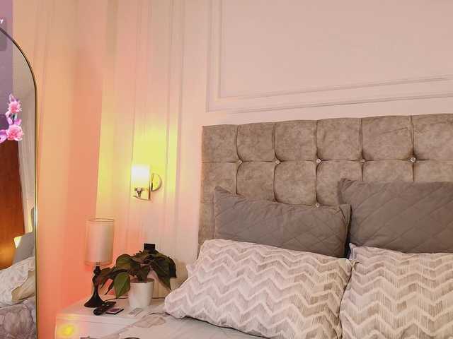 JasmineRoss live cam on BongaCams