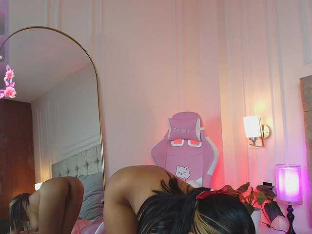JasmineRoss live cam on BongaCams