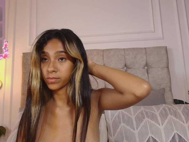 JasmineRoss live cam on BongaCams