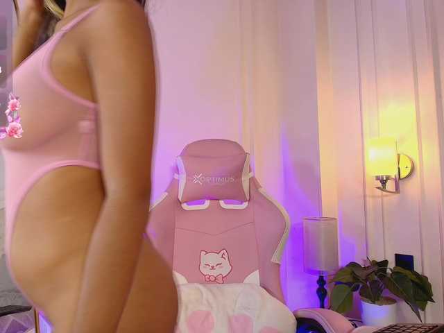 JasmineRoss live cam on BongaCams