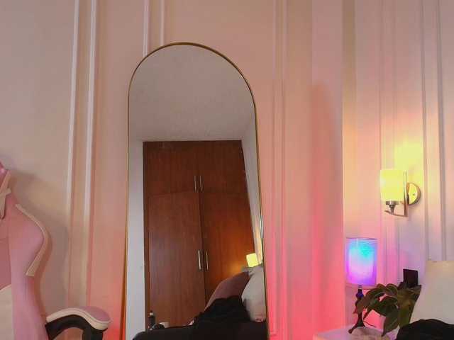 JasmineRoss live cam on BongaCams