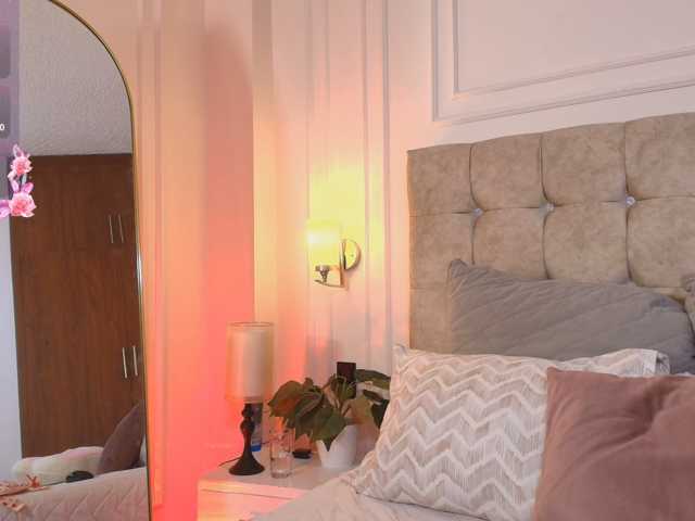 JasmineRoss live cam on BongaCams