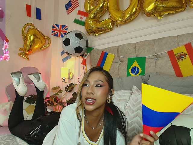 JasmineRoss live cam on BongaCams