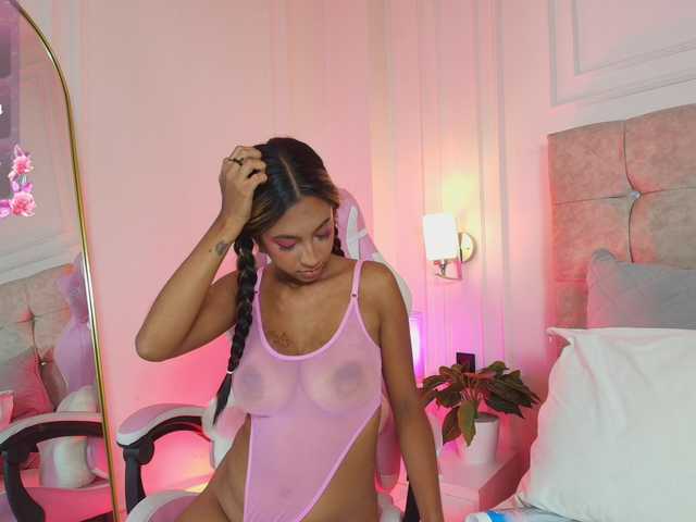 JasmineRoss live cam on BongaCams