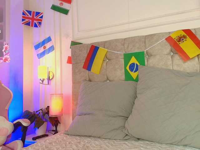 JasmineRoss live cam on BongaCams
