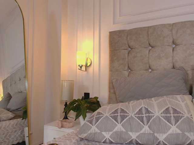 JasmineRoss live cam on BongaCams