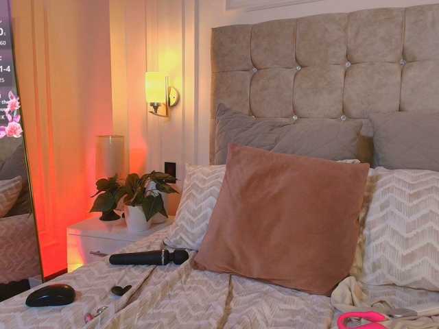 JasmineRoss live cam on BongaCams