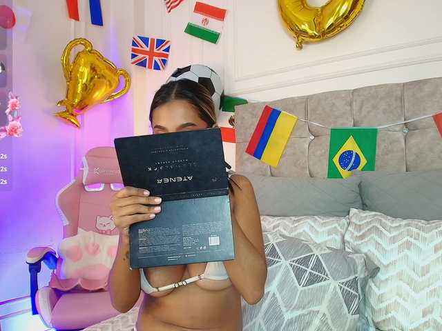 JasmineRoss live cam on BongaCams