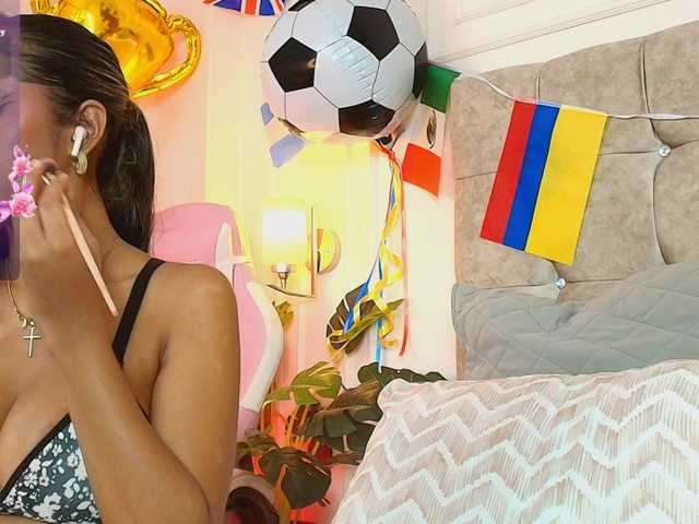 JasmineRoss live cam on BongaCams