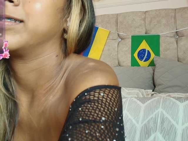 JasmineRoss live cam on BongaCams