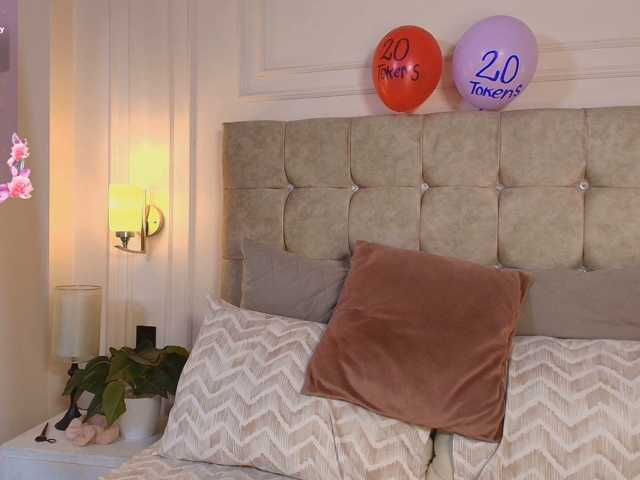 JasmineRoss live cam on BongaCams