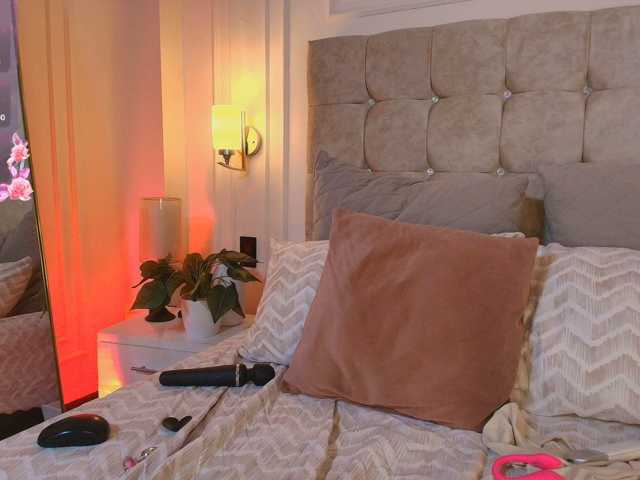JasmineRoss live cam on BongaCams