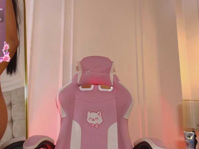 JasmineRoss live cam on BongaCams