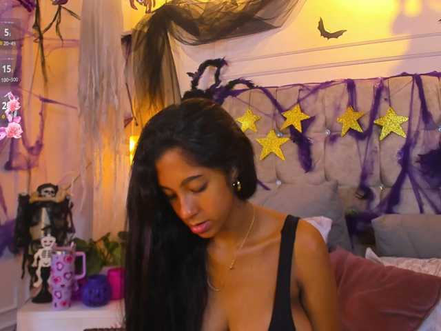 JasmineRoss live cam on BongaCams