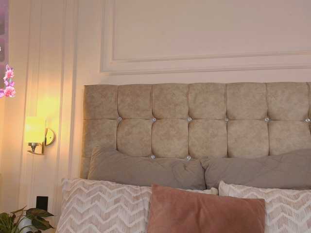 JasmineRoss live cam on BongaCams