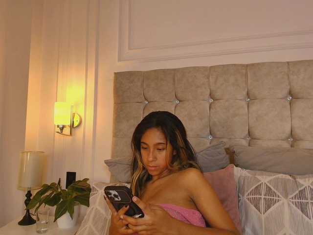 JasmineRoss live cam on BongaCams
