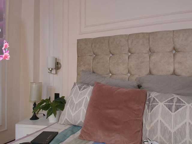 JasmineRoss live cam on BongaCams